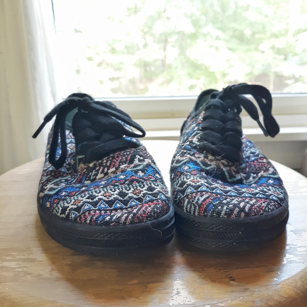 Mossimo Embroidered Sneakers - Picture 2 of 3